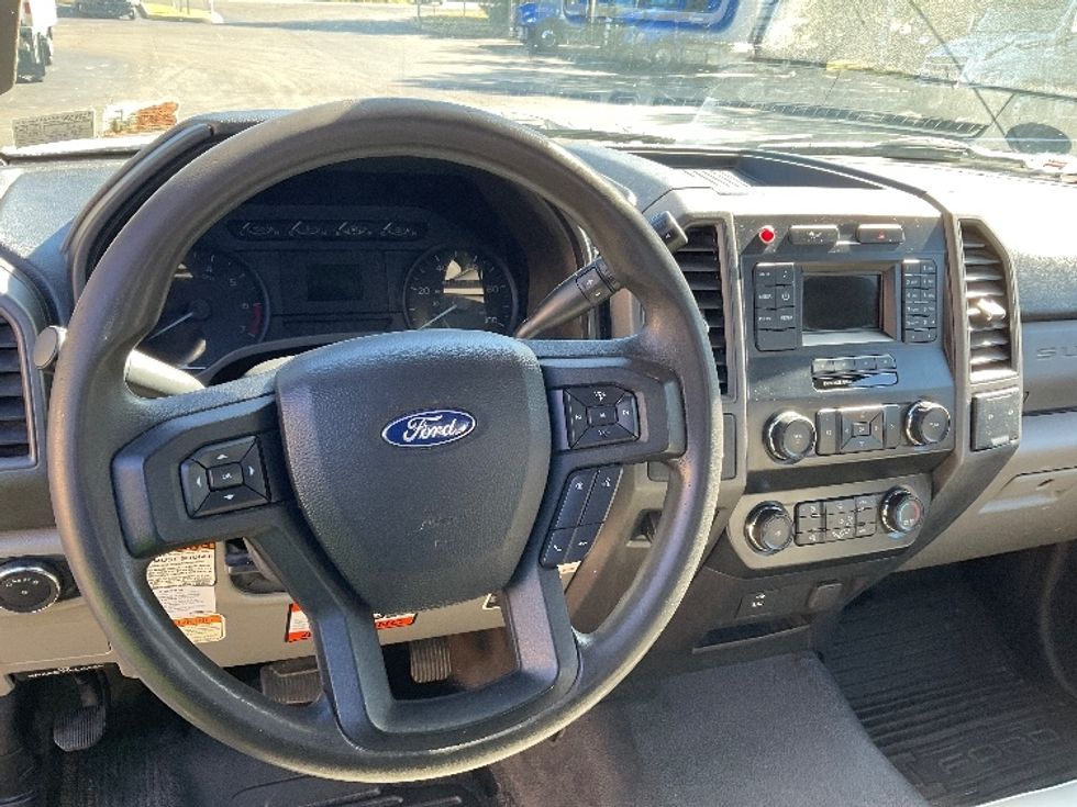 Bucket Truck-Specialized Equipment-Ford-2019-F350-York-PA-84,807\n\t\tmiles-$ 49,000 - Image 14