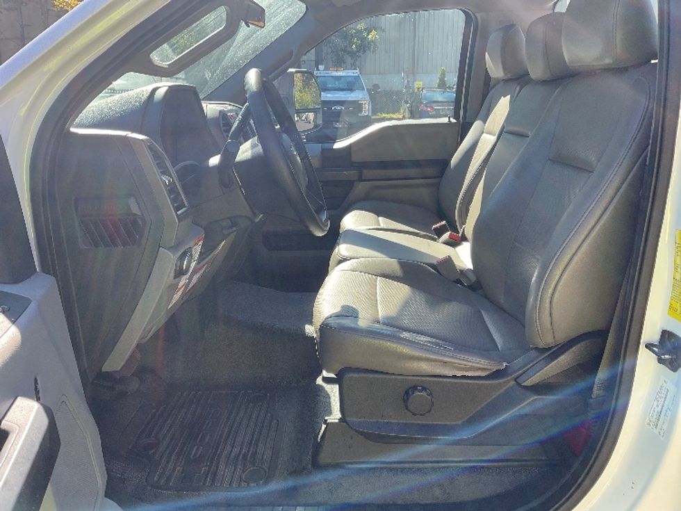 Bucket Truck-Specialized Equipment-Ford-2019-F350-York-PA-84,807\n\t\tmiles-$ 49,000 - Image 15