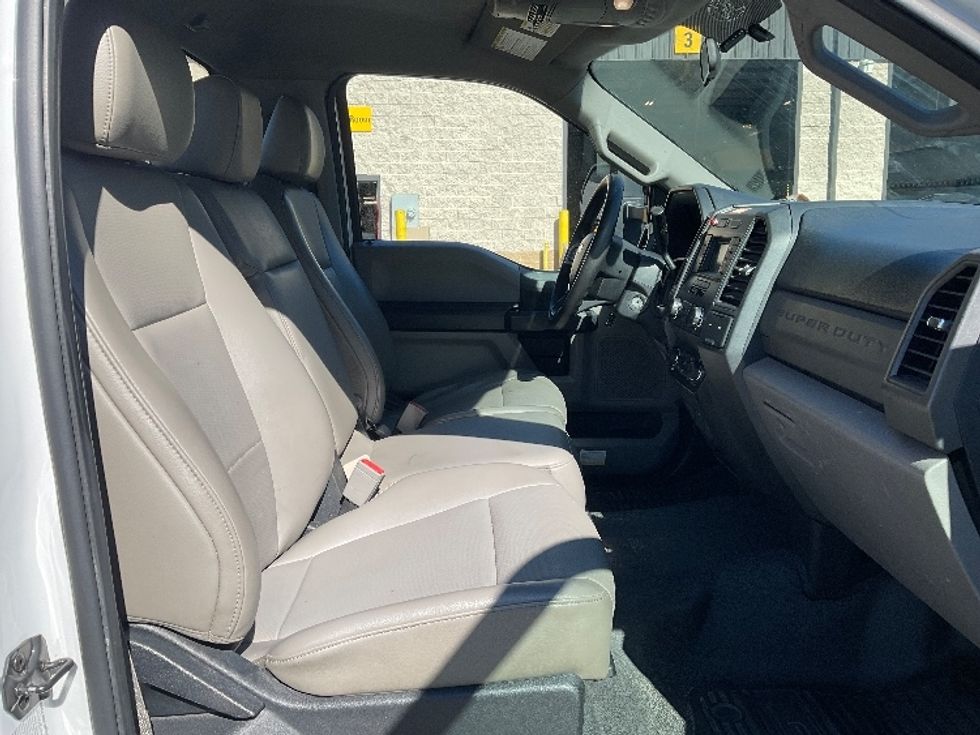 Bucket Truck-Specialized Equipment-Ford-2019-F350-York-PA-84,807\n\t\tmiles-$ 49,000 - Image 18