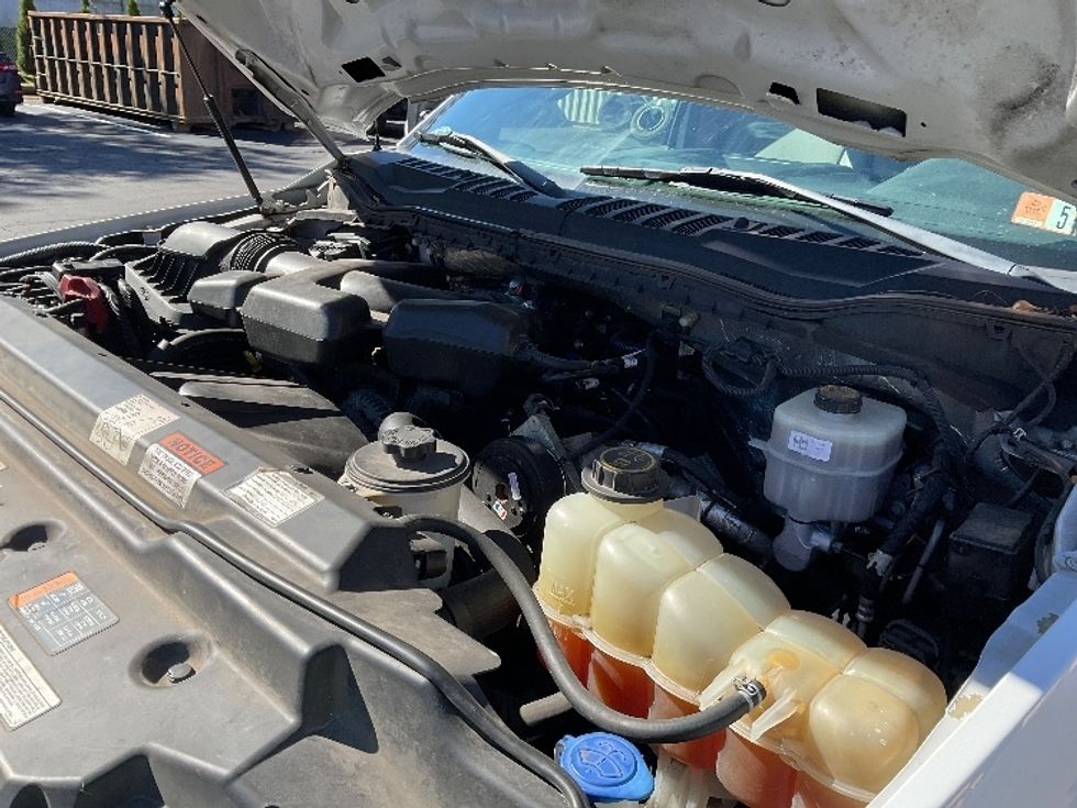 Bucket Truck-Specialized Equipment-Ford-2019-F350-York-PA-84,807\n\t\tmiles-$ 49,000 - Image 20