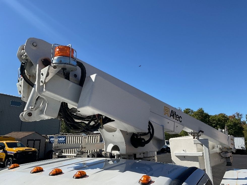 Bucket Truck-Specialized Equipment-Ford-2019-F350-York-PA-84,807\n\t\tmiles-$ 49,000 - Image 21