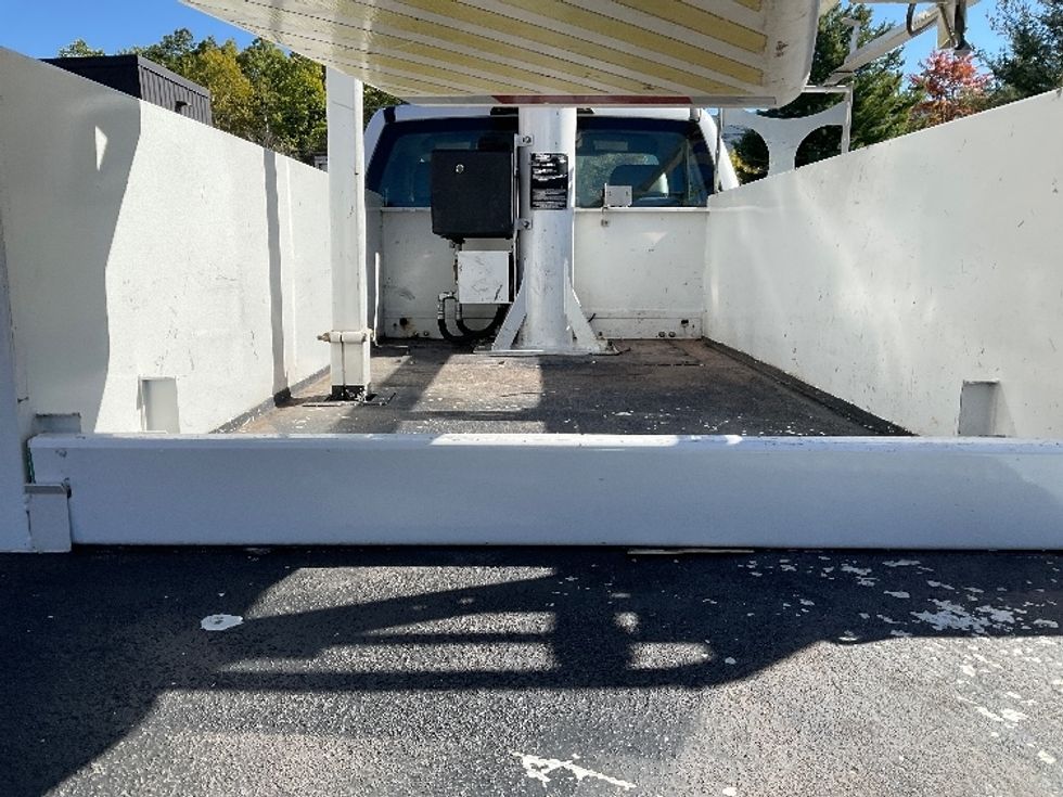 Bucket Truck-Specialized Equipment-Ford-2019-F350-York-PA-84,807\n\t\tmiles-$ 49,000 - Image 7