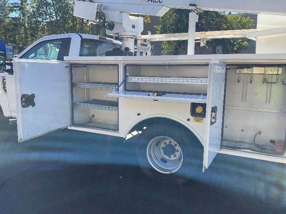 Bucket Truck-Specialized Equipment-Ford-2019-F350-York-PA-84,807\n\t\tmiles-$ 49,000 - Image 8