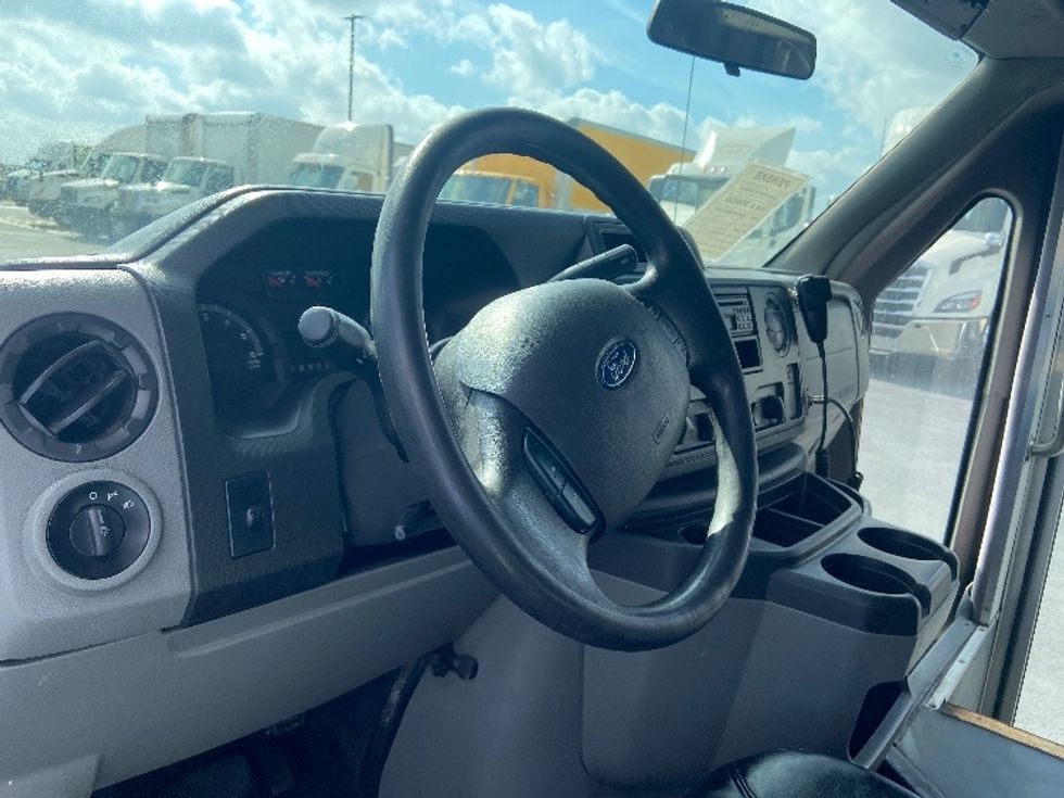 Bus-Alternative Fuel Trucks & Tractors-Ford-2018-E450-Indianapolis-IN-23,468\n\t\tmiles-$ 49,500 - Image 16