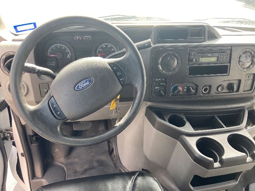 Bus-Alternative Fuel Trucks & Tractors-Ford-2018-E450-Indianapolis-IN-23,468\n\t\tmiles-$ 49,500 - Image 17