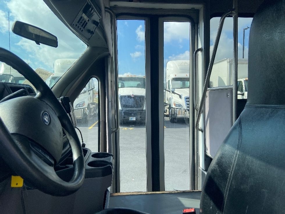 Bus-Alternative Fuel Trucks & Tractors-Ford-2018-E450-Indianapolis-IN-23,468\n\t\tmiles-$ 49,500 - Image 18