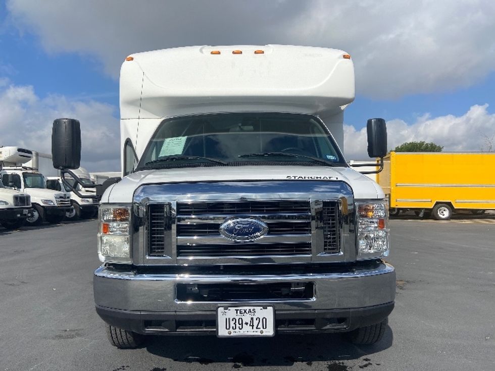 Bus-Alternative Fuel Trucks & Tractors-Ford-2018-E450-Indianapolis-IN-23,468\n\t\tmiles-$ 49,500 - Image 2
