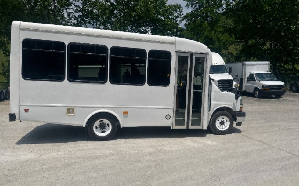 Bus-Specialized Equipment-Chevrolet-2018-EXPRESS-Huntington-WV-103,617\n\t\tmiles-$ 25,000 - Image 12