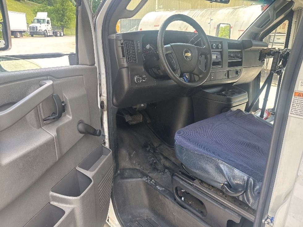 Bus-Specialized Equipment-Chevrolet-2018-EXPRESS-Huntington-WV-103,617\n\t\tmiles-$ 25,000 - Image 13