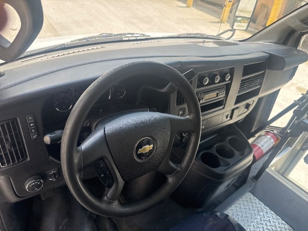 Bus-Specialized Equipment-Chevrolet-2018-EXPRESS-Huntington-WV-103,617\n\t\tmiles-$ 25,000 - Image 14