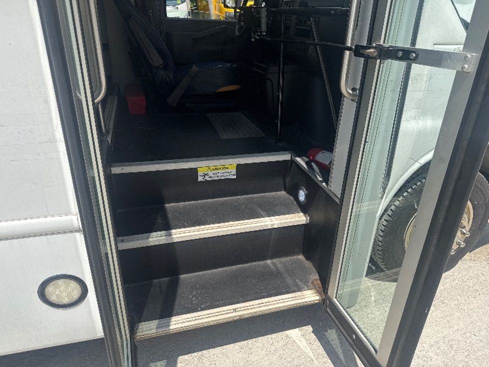 Bus-Specialized Equipment-Chevrolet-2018-EXPRESS-Huntington-WV-103,617\n\t\tmiles-$ 25,000 - Image 17