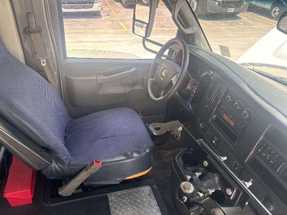 Bus-Specialized Equipment-Chevrolet-2018-EXPRESS-Huntington-WV-103,617\n\t\tmiles-$ 25,000 - Image 19