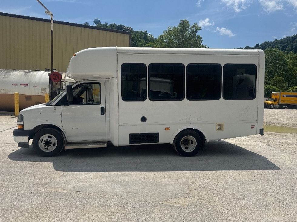 Bus-Specialized Equipment-Chevrolet-2018-EXPRESS-Huntington-WV-103,617\n\t\tmiles-$ 25,000 - Image 4