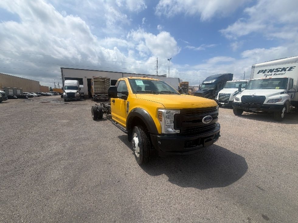Cab and Chassis Truck-Light and Medium Duty Trucks-Ford-2019-F450-Dallas-TX-174,194\n\t\tmiles-$ 23,750 - Image 1