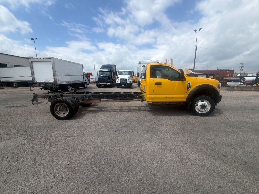 Cab and Chassis Truck-Light and Medium Duty Trucks-Ford-2019-F450-Dallas-TX-174,194\n\t\tmiles-$ 23,750 - Image 10