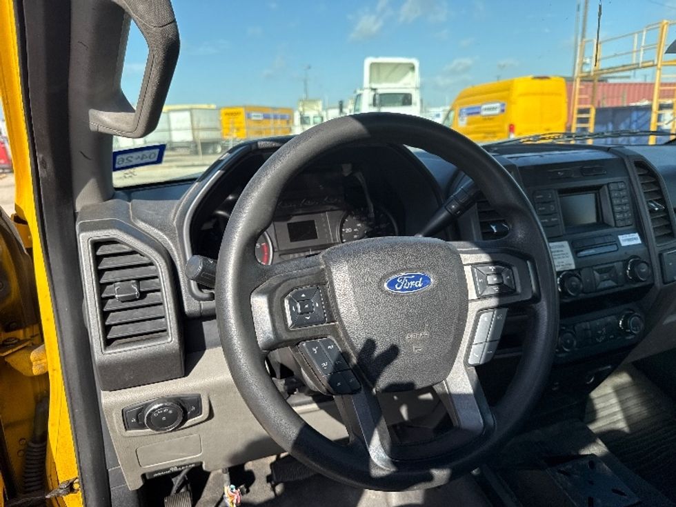 Cab and Chassis Truck-Light and Medium Duty Trucks-Ford-2019-F450-Dallas-TX-174,194\n\t\tmiles-$ 23,750 - Image 12