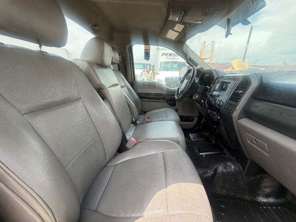 Cab and Chassis Truck-Light and Medium Duty Trucks-Ford-2019-F450-Dallas-TX-174,194\n\t\tmiles-$ 23,750 - Image 17