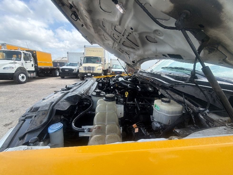 Cab and Chassis Truck-Light and Medium Duty Trucks-Ford-2019-F450-Dallas-TX-174,194\n\t\tmiles-$ 23,750 - Image 19