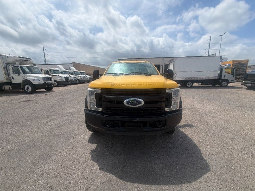 Cab and Chassis Truck-Light and Medium Duty Trucks-Ford-2019-F450-Dallas-TX-174,194\n\t\tmiles-$ 23,750 - Image 2