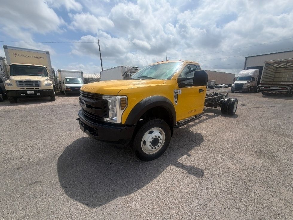 Cab and Chassis Truck-Light and Medium Duty Trucks-Ford-2019-F450-Dallas-TX-174,194\n\t\tmiles-$ 23,750 - Image 3