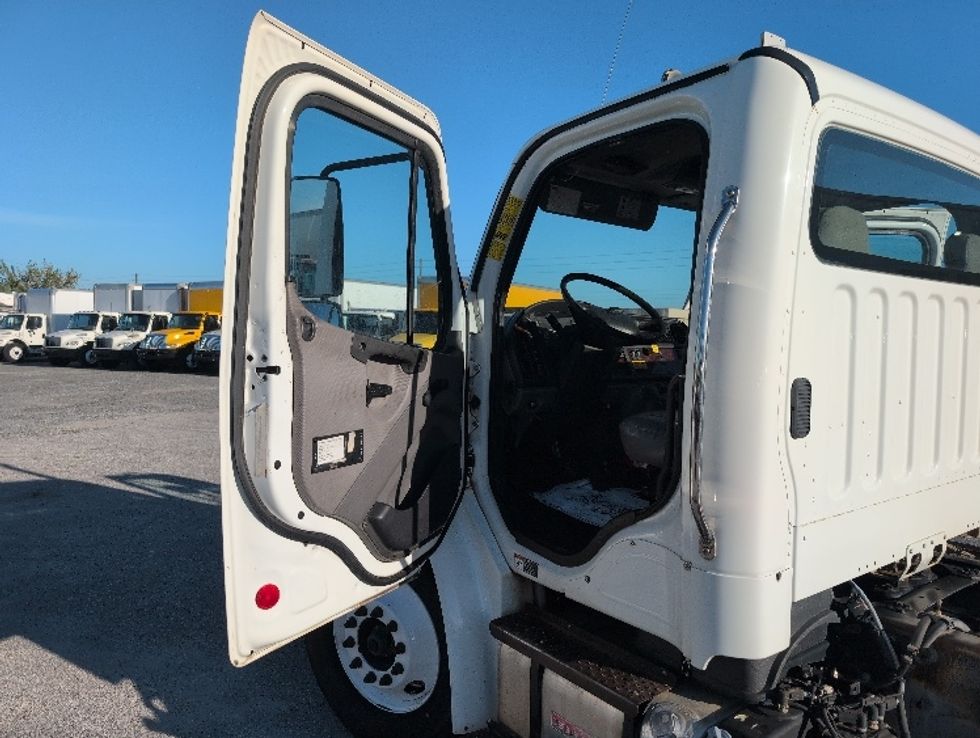 Cab and Chassis Truck-Light and Medium Duty Trucks-Freightliner-2013-M2-Ocala-FL-344,943\n\t\tmiles-$ 16,500 - Image 16