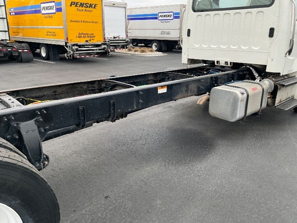 Cab and Chassis Truck-Light and Medium Duty Trucks-Freightliner-2015-M2-Boise-ID-108,536\n\t\tmiles-$ 39,250 - Image 12