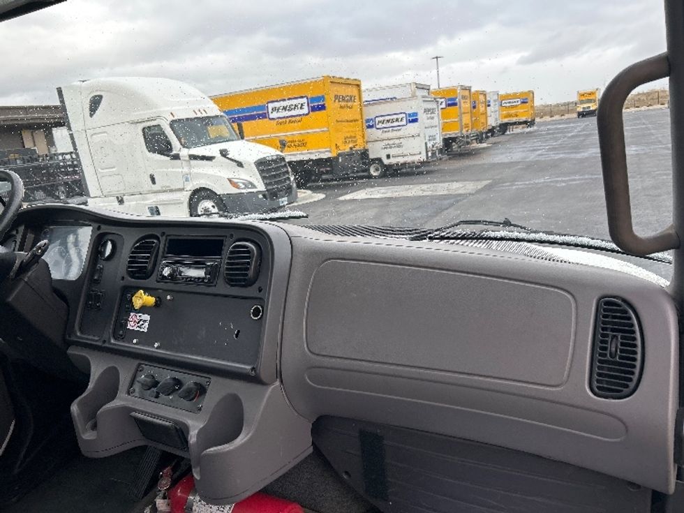 Cab and Chassis Truck-Light and Medium Duty Trucks-Freightliner-2015-M2-Boise-ID-108,536\n\t\tmiles-$ 39,250 - Image 19