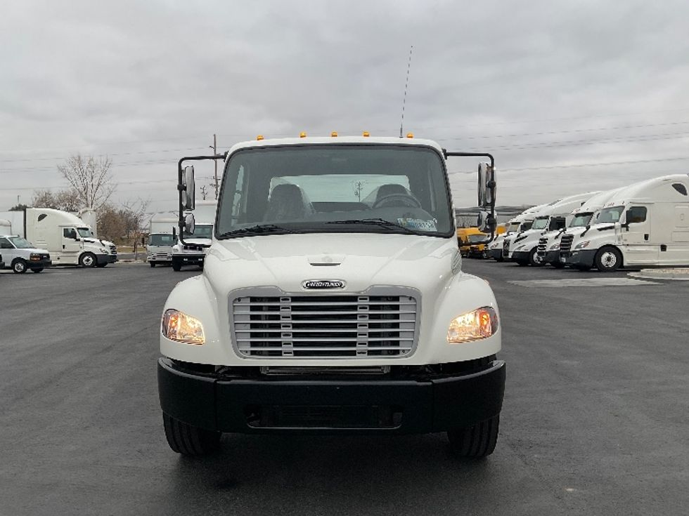 Cab and Chassis Truck-Light and Medium Duty Trucks-Freightliner-2015-M2-Boise-ID-108,536\n\t\tmiles-$ 39,250 - Image 2