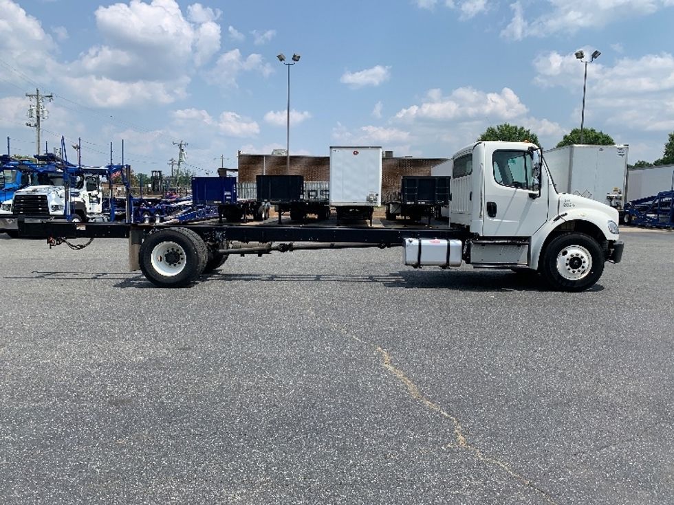 Cab and Chassis Truck-Light and Medium Duty Trucks-Freightliner-2015-M2-Charlotte-NC-88,760\n\t\tmiles-$ 38,250 - Image 10