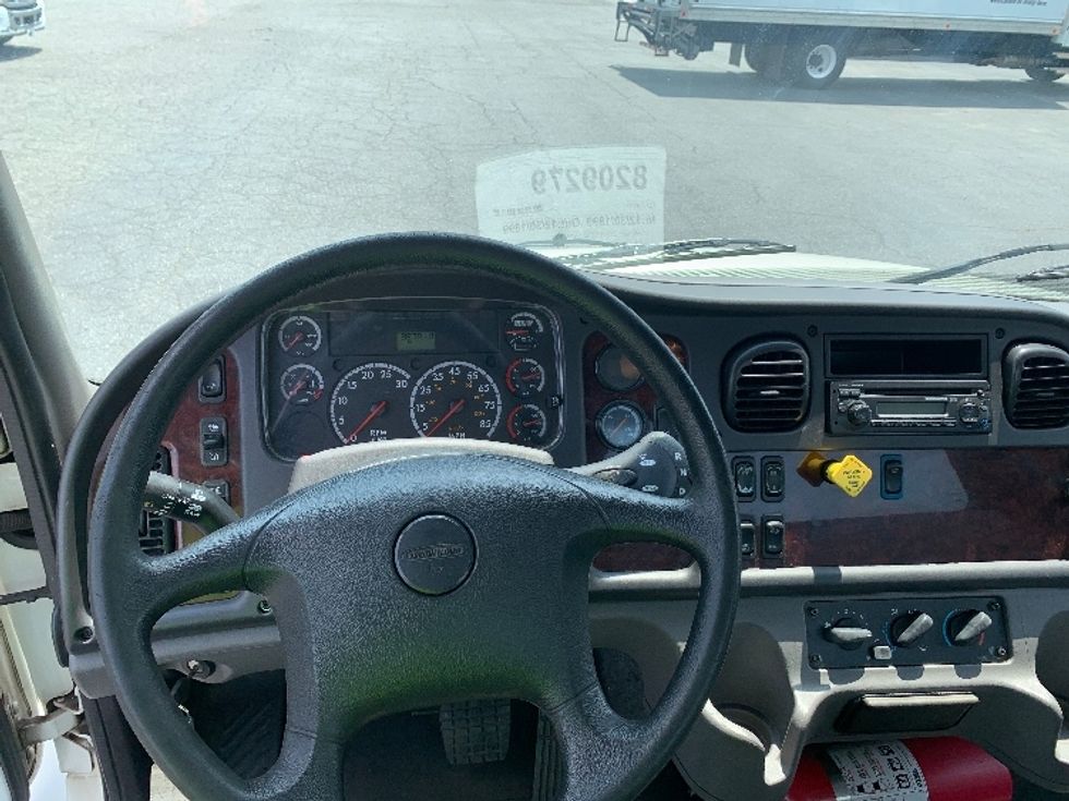 Cab and Chassis Truck-Light and Medium Duty Trucks-Freightliner-2015-M2-Charlotte-NC-88,760\n\t\tmiles-$ 38,250 - Image 12