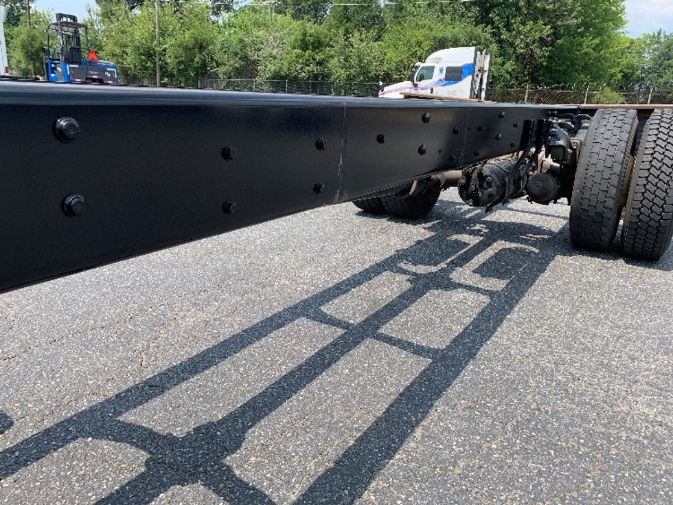 Cab and Chassis Truck-Light and Medium Duty Trucks-Freightliner-2015-M2-Charlotte-NC-88,760\n\t\tmiles-$ 38,250 - Image 5