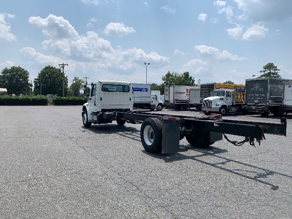 Cab and Chassis Truck-Light and Medium Duty Trucks-Freightliner-2015-M2-Charlotte-NC-88,760\n\t\tmiles-$ 38,250 - Image 6