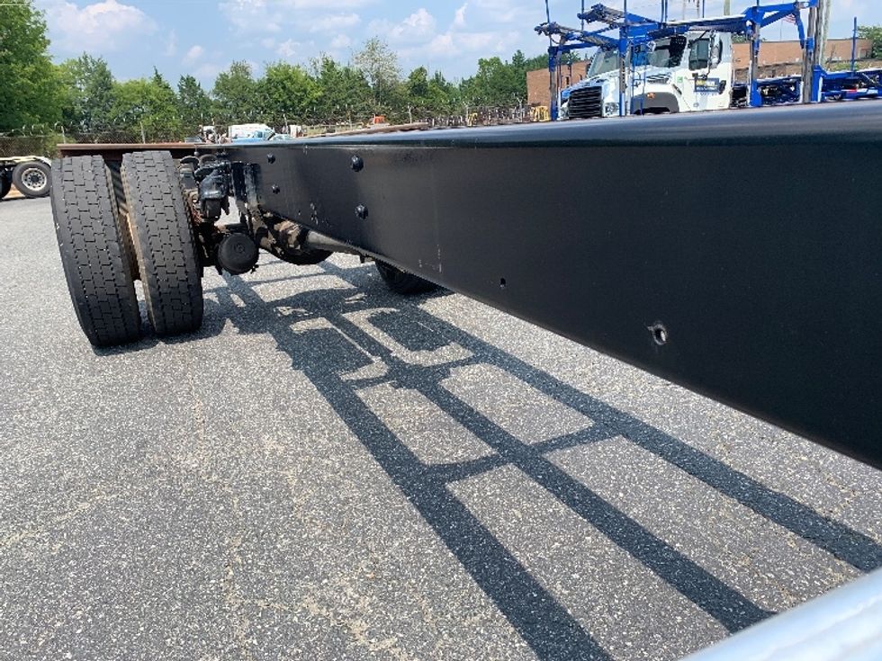 Cab and Chassis Truck-Light and Medium Duty Trucks-Freightliner-2015-M2-Charlotte-NC-88,760\n\t\tmiles-$ 38,250 - Image 9