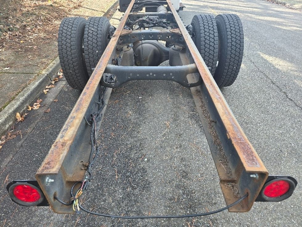 Cab and Chassis Truck-Light and Medium Duty Trucks-Freightliner-2015-M2-Tukwila-WA-279,800\n\t\tmiles-$ 27,500 - Image 10