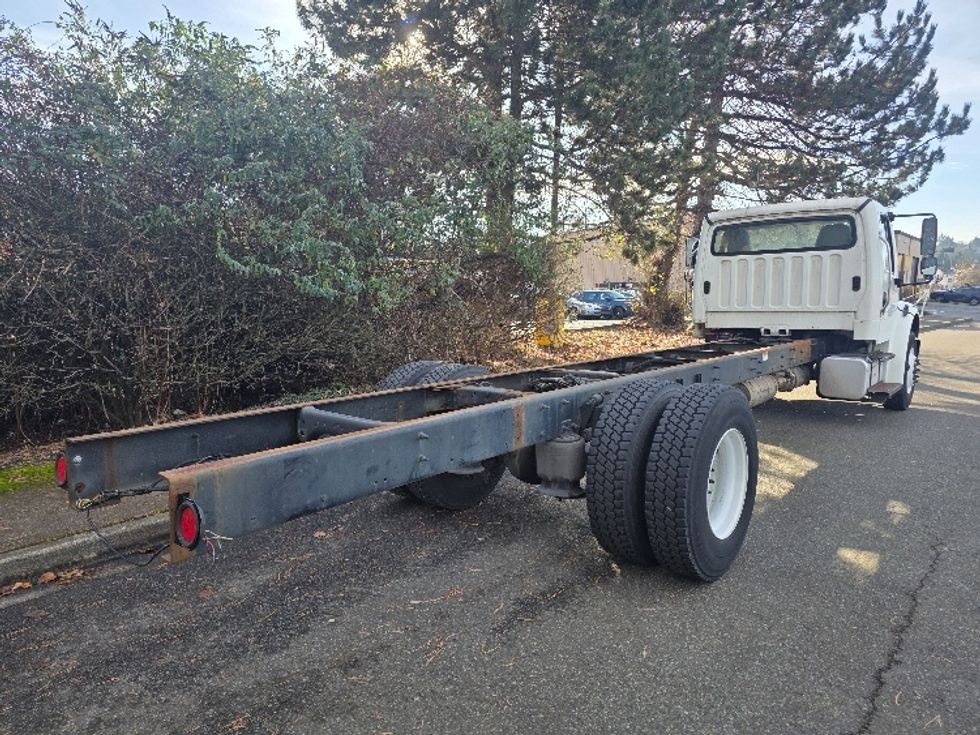 Cab and Chassis Truck-Light and Medium Duty Trucks-Freightliner-2015-M2-Tukwila-WA-279,800\n\t\tmiles-$ 27,500 - Image 13
