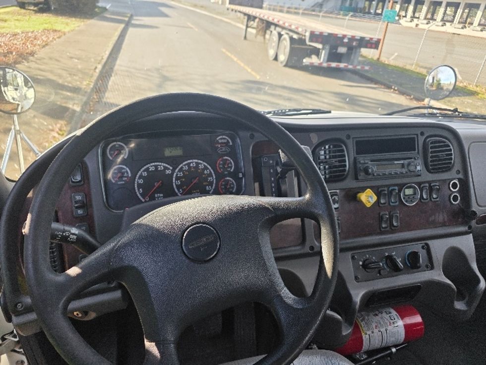 Cab and Chassis Truck-Light and Medium Duty Trucks-Freightliner-2015-M2-Tukwila-WA-279,800\n\t\tmiles-$ 27,500 - Image 18