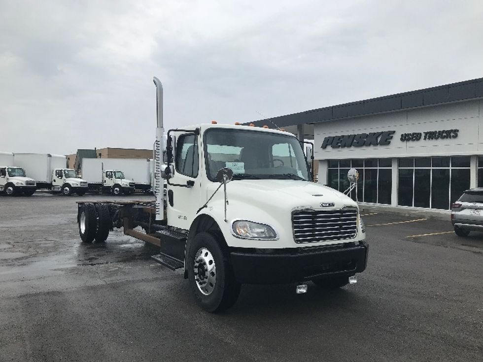 Cab and Chassis Truck-Light and Medium Duty Trucks-Freightliner-2016-M2-Kansas City-MO-213,210\n\t\tmiles-$ 33,500 - Image 1