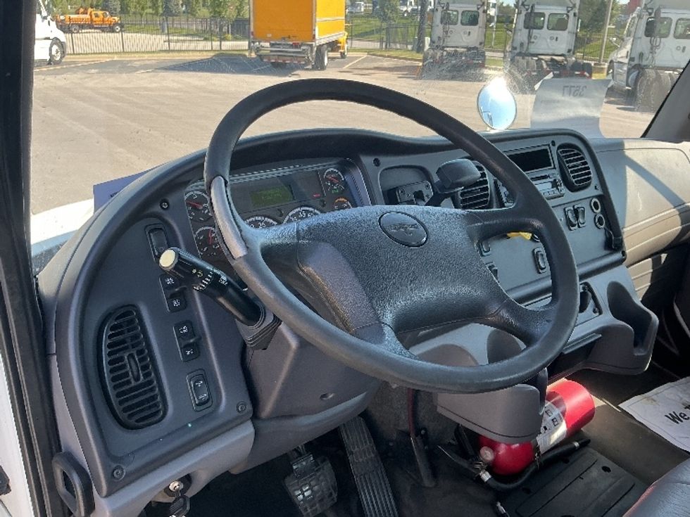 Cab and Chassis Truck-Light and Medium Duty Trucks-Freightliner-2016-M2-Kansas City-MO-213,210\n\t\tmiles-$ 33,500 - Image 12