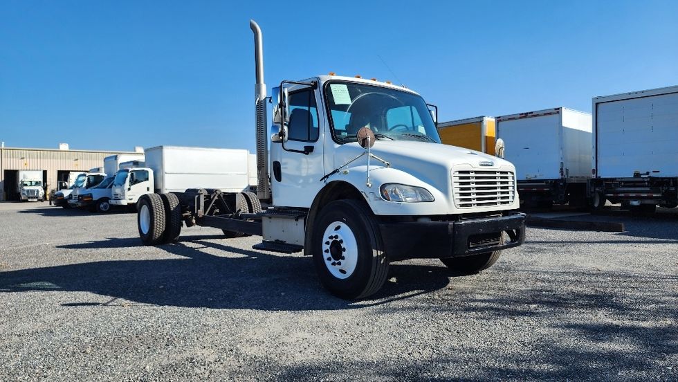 Cab and Chassis Truck-Light and Medium Duty Trucks-Freightliner-2016-M2-Pensacola-FL-241,198\n\t\tmiles-$ 22,500 - Image 1