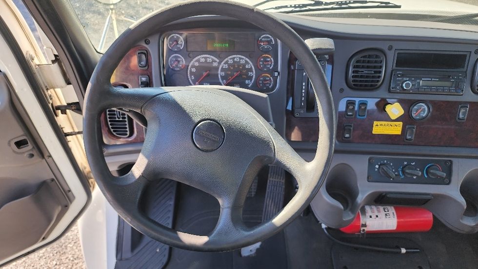 Cab and Chassis Truck-Light and Medium Duty Trucks-Freightliner-2016-M2-Pensacola-FL-241,198\n\t\tmiles-$ 22,500 - Image 18