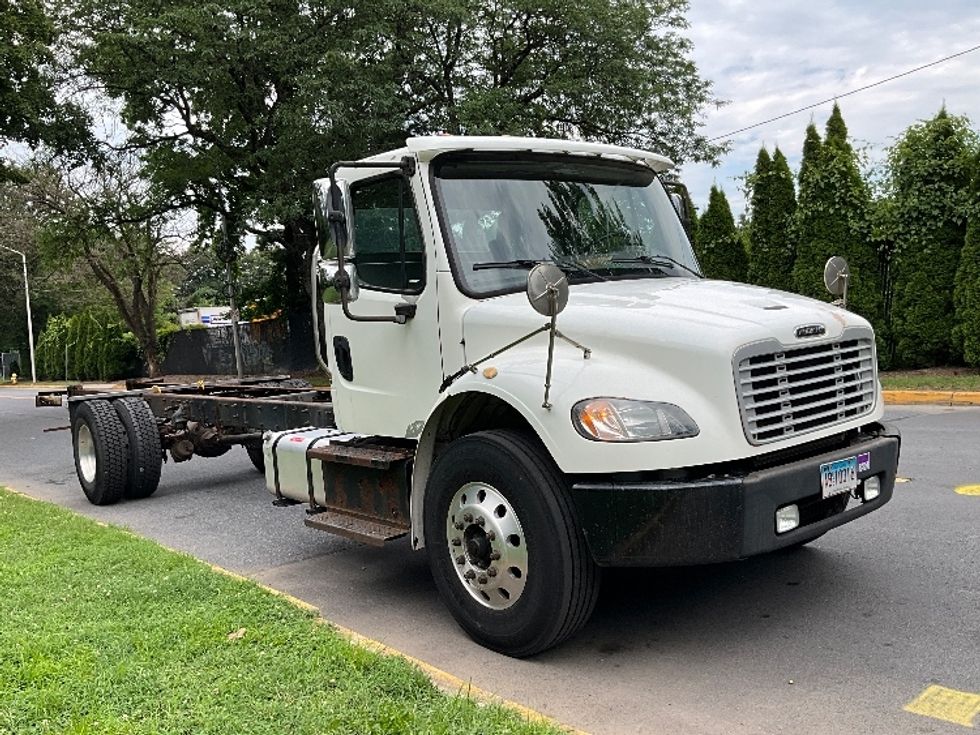 Cab and Chassis Truck-Light and Medium Duty Trucks-Freightliner-2016-M2-Reading-PA-214,179\n\t\tmiles-$ 31,250 - Image 1