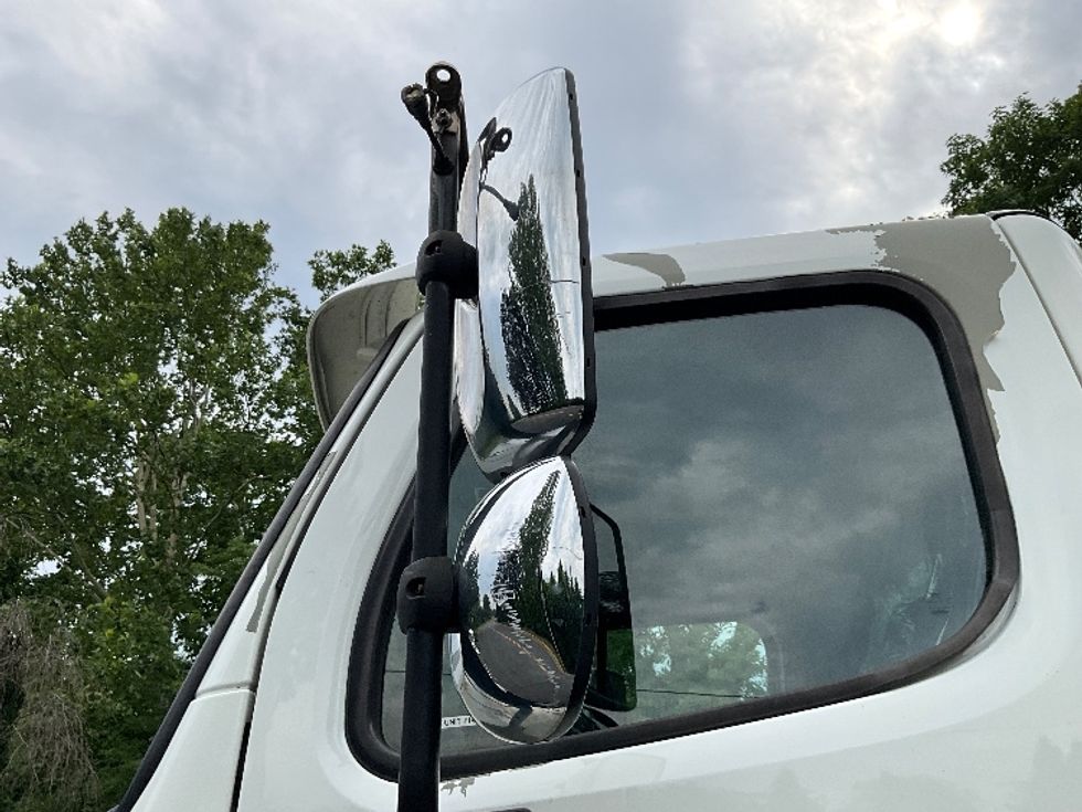 Cab and Chassis Truck-Light and Medium Duty Trucks-Freightliner-2016-M2-Reading-PA-214,179\n\t\tmiles-$ 31,250 - Image 29