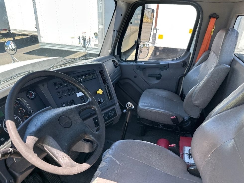 Cab and Chassis Truck-Light and Medium Duty Trucks-Freightliner-2017-114SD-Wilsonville-OR-410,164\n\t\tmiles-$ 64,250 - Image 13