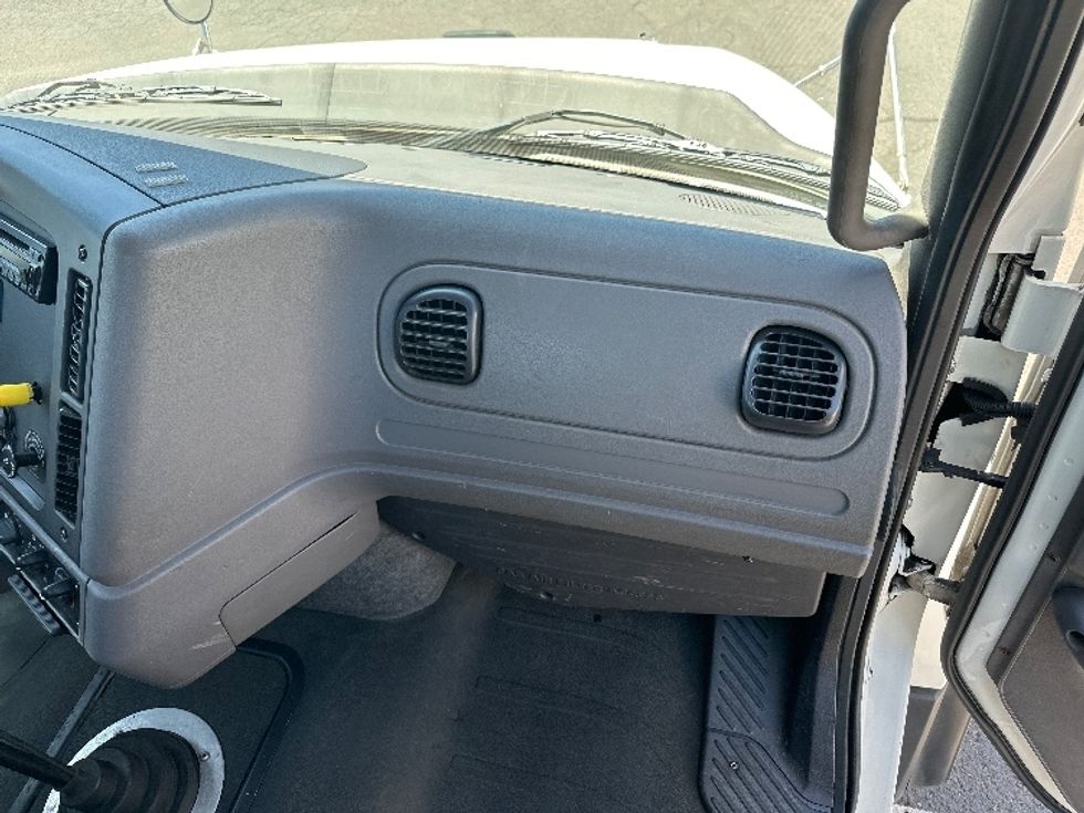 Cab and Chassis Truck-Light and Medium Duty Trucks-Freightliner-2017-114SD-Wilsonville-OR-410,164\n\t\tmiles-$ 64,250 - Image 16