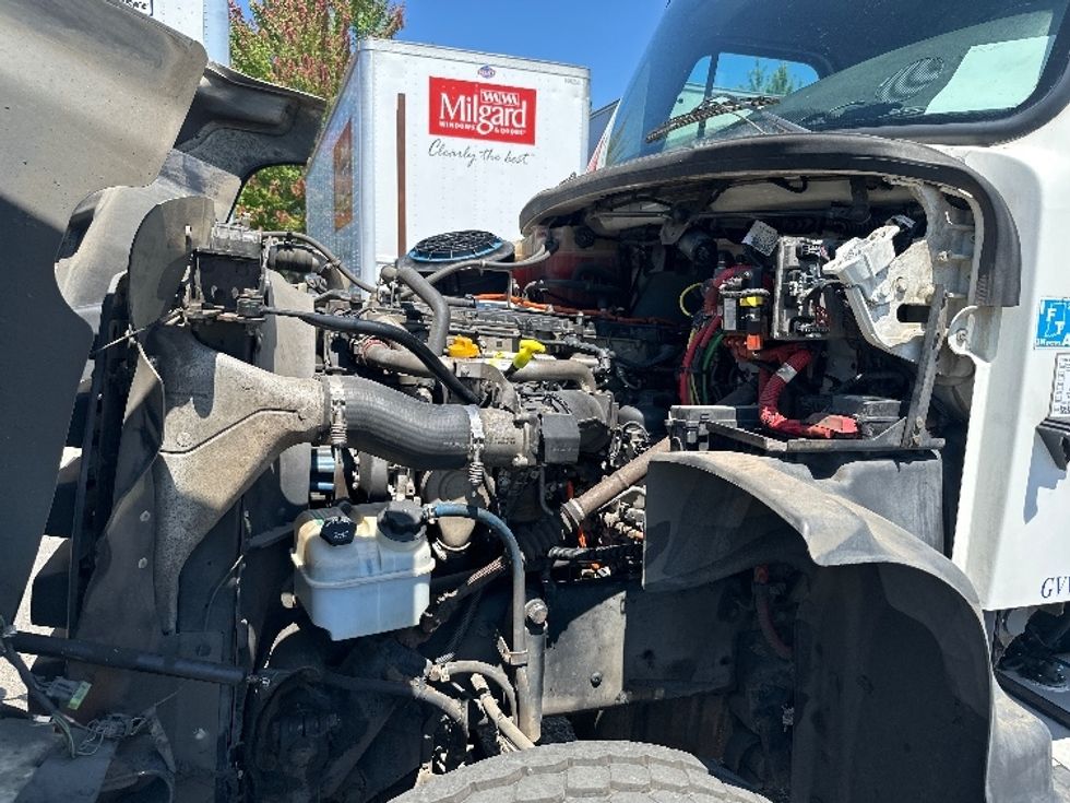 Cab and Chassis Truck-Light and Medium Duty Trucks-Freightliner-2017-114SD-Wilsonville-OR-410,164\n\t\tmiles-$ 64,250 - Image 19
