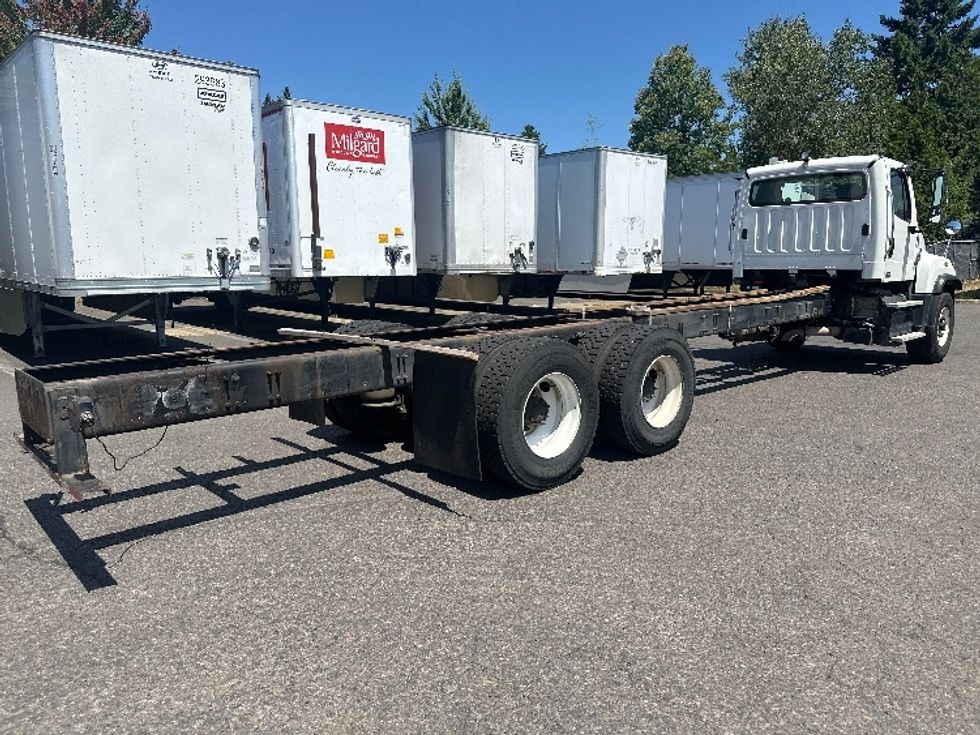 Cab and Chassis Truck-Light and Medium Duty Trucks-Freightliner-2017-114SD-Wilsonville-OR-410,164\n\t\tmiles-$ 64,250 - Image 8