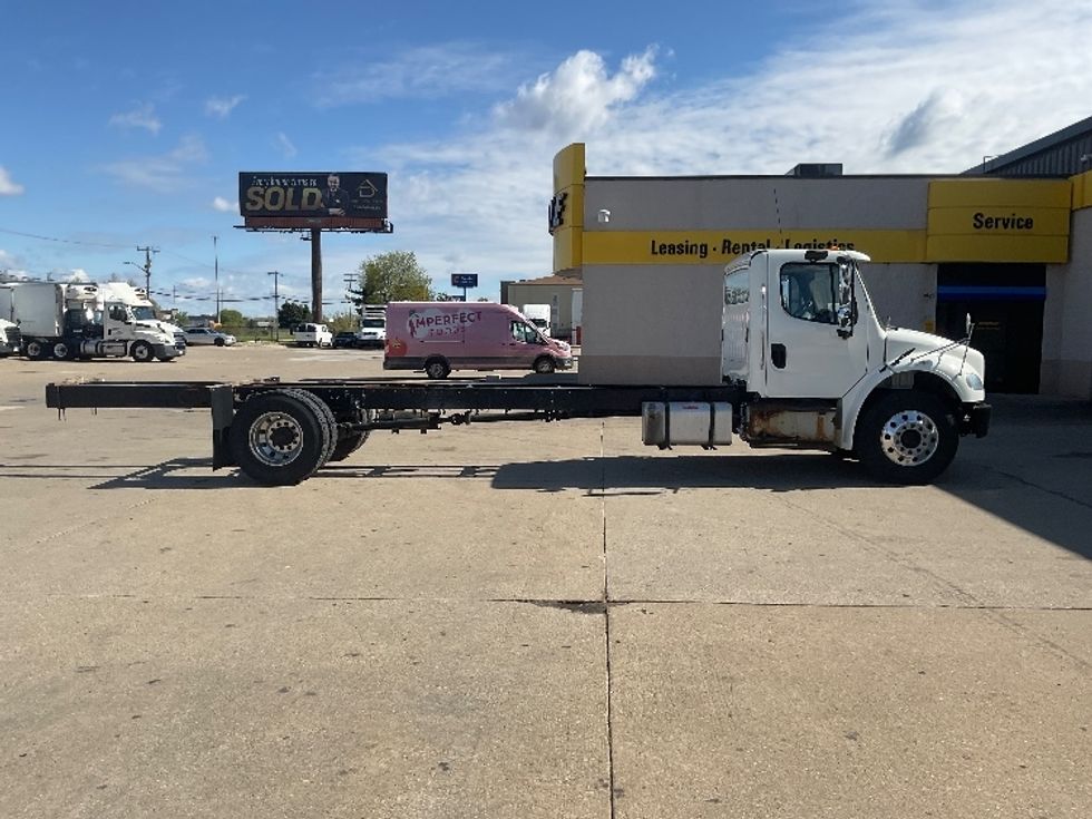 Cab and Chassis Truck-Light and Medium Duty Trucks-Freightliner-2017-M2-Allen Park-MI-106,667\n\t\tmiles-$ 42,250 - Image 10