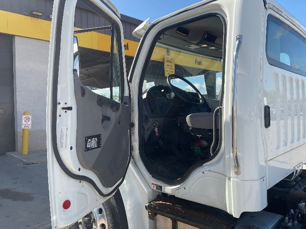 Cab and Chassis Truck-Light and Medium Duty Trucks-Freightliner-2017-M2-Allen Park-MI-106,667\n\t\tmiles-$ 42,250 - Image 11