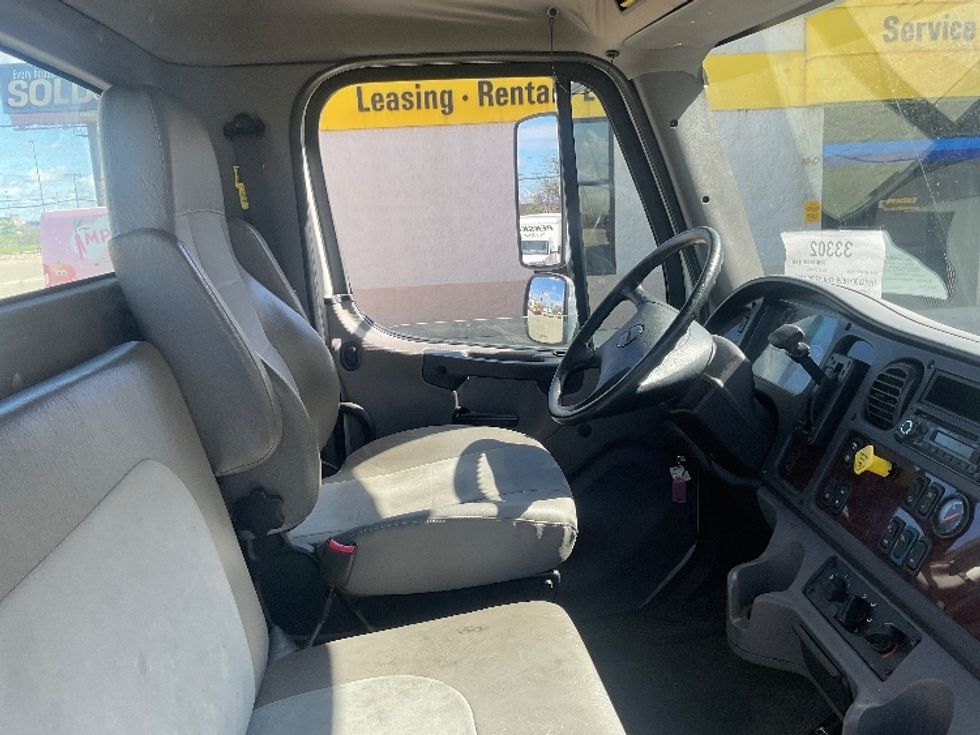 Cab and Chassis Truck-Light and Medium Duty Trucks-Freightliner-2017-M2-Allen Park-MI-106,667\n\t\tmiles-$ 42,250 - Image 17
