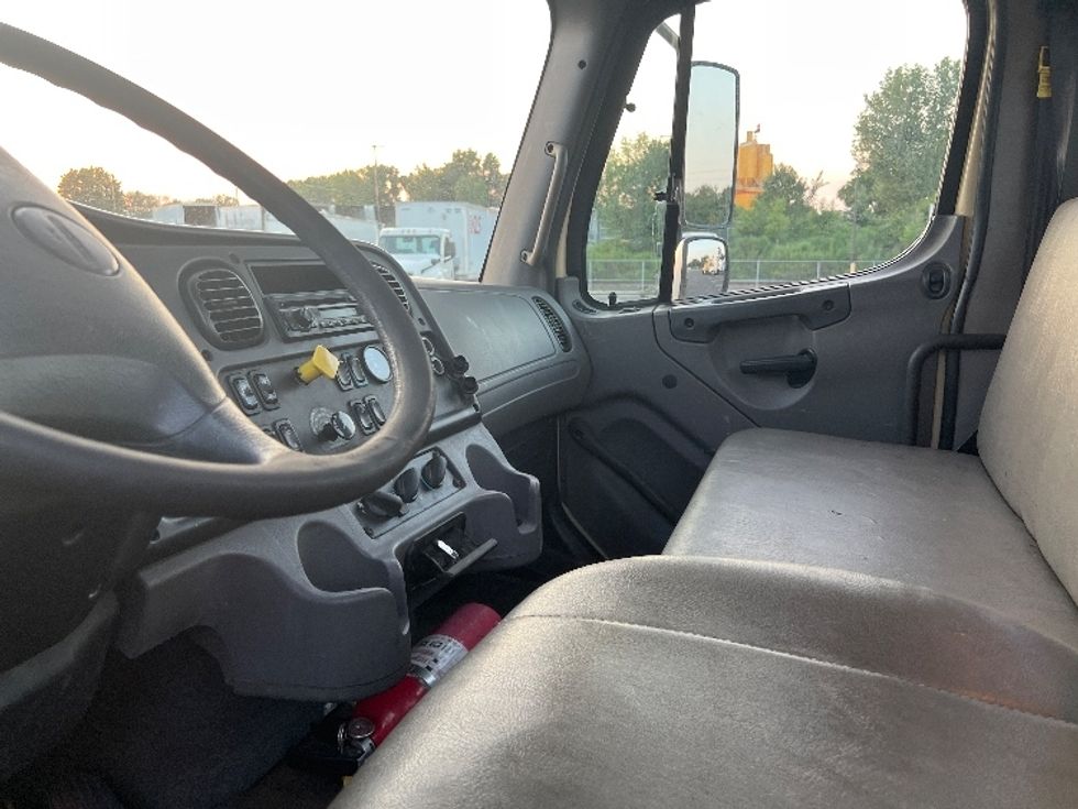 Cab and Chassis Truck-Light and Medium Duty Trucks-Freightliner-2017-M2-Bensalem-PA-340,161\n\t\tmiles-$ 29,750 - Image 17